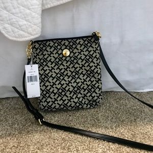BRAND NEW Tommy Hilfiger CrossBody Purse Bag